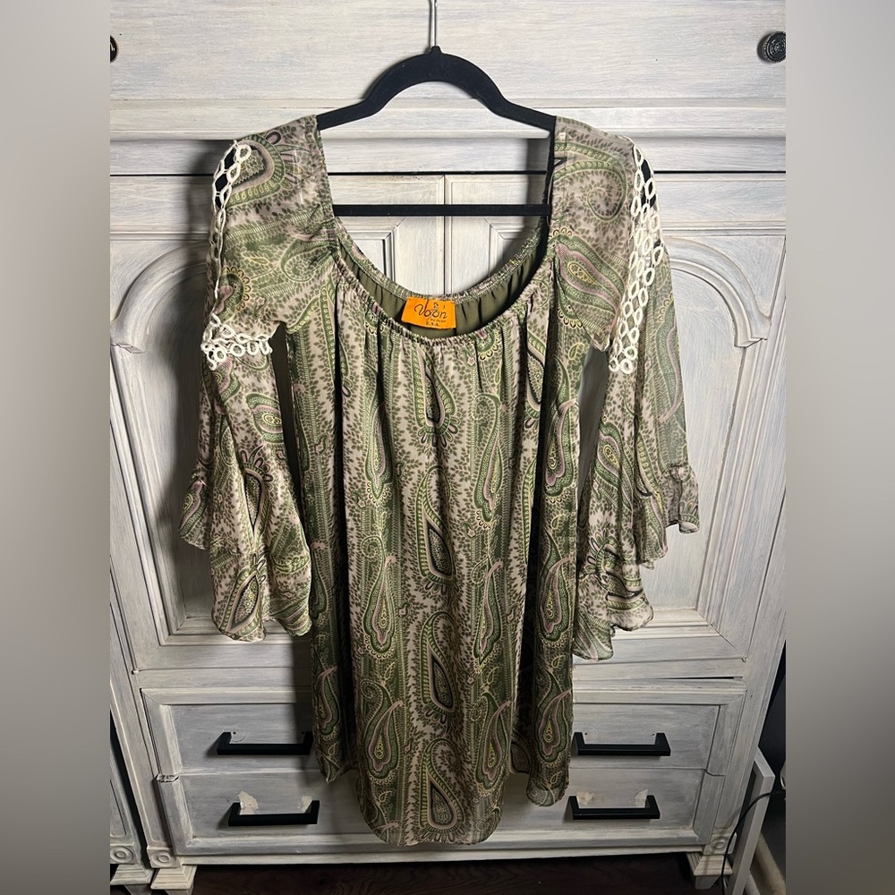 Y2K Voom By Joy Han Green Paisley Crochet Lace Bell Sleeve Mini Dress Boho Flowy